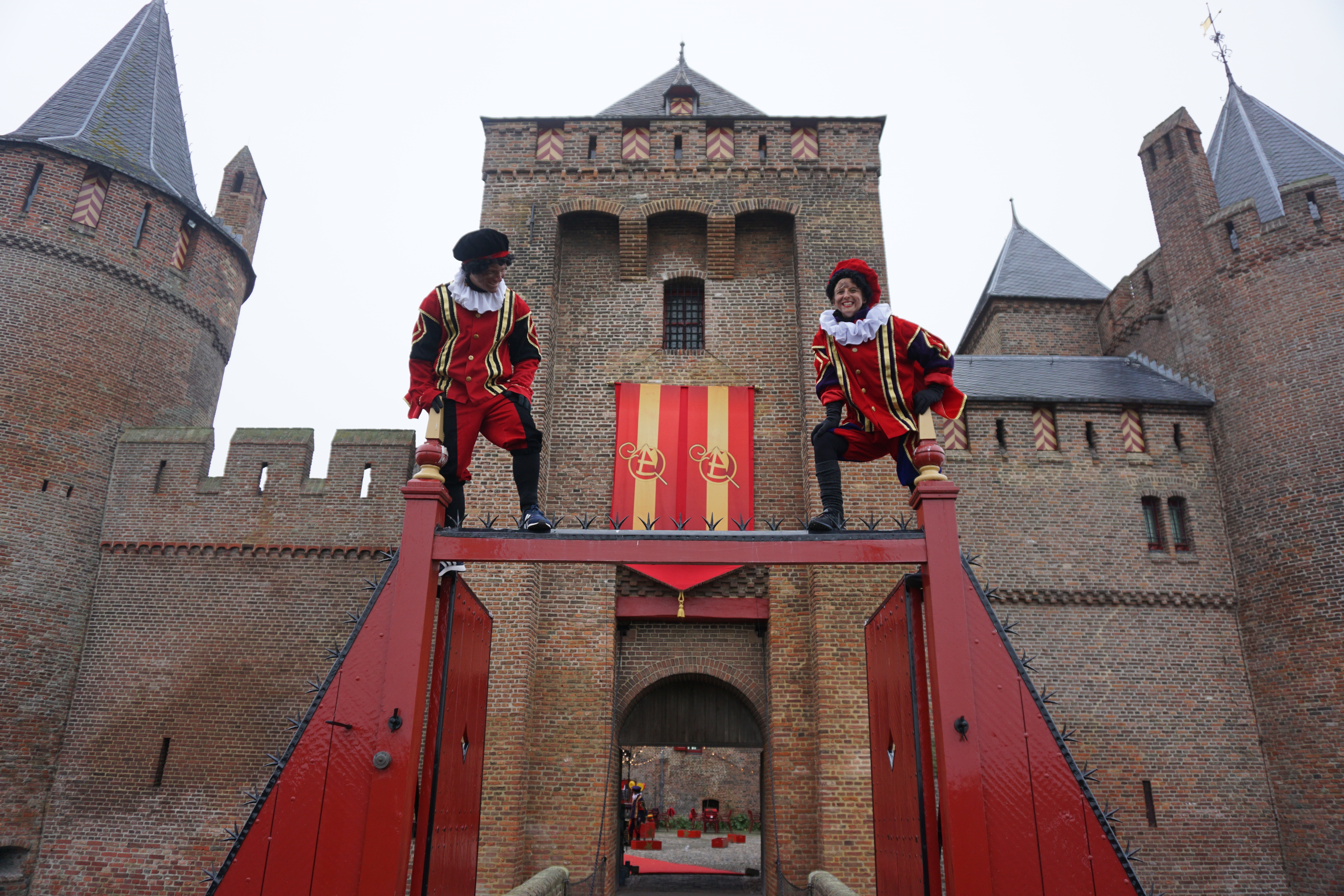 Verwonderlijk Muiderslot omgetoverd tot het Kasteel van Sinterklaas WE-04